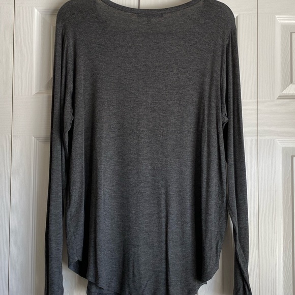Women's Rags to Riches Top Long Sleeve Gray V-Neck Form Fitting Size XL - Picture 2 of 4